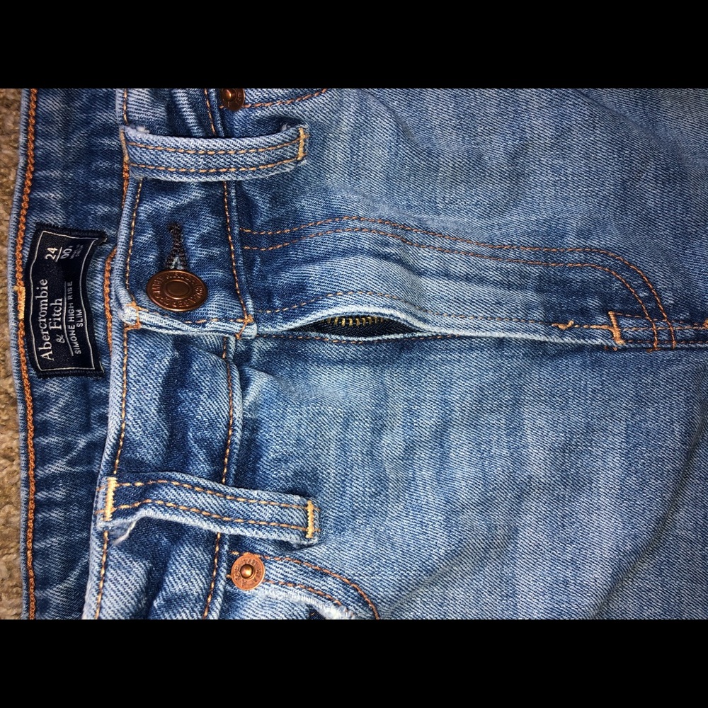 High Rise Slim Ripped Jeans - Picture 3 of 3